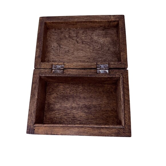 Vintage Hand Carved Wooden Heart Box, Dark Stained Trinket Jewelry Keepsake Stor - Picture 8 of 10